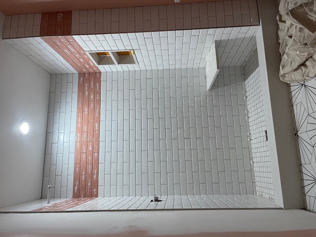 Long Lake bathroom before renovation